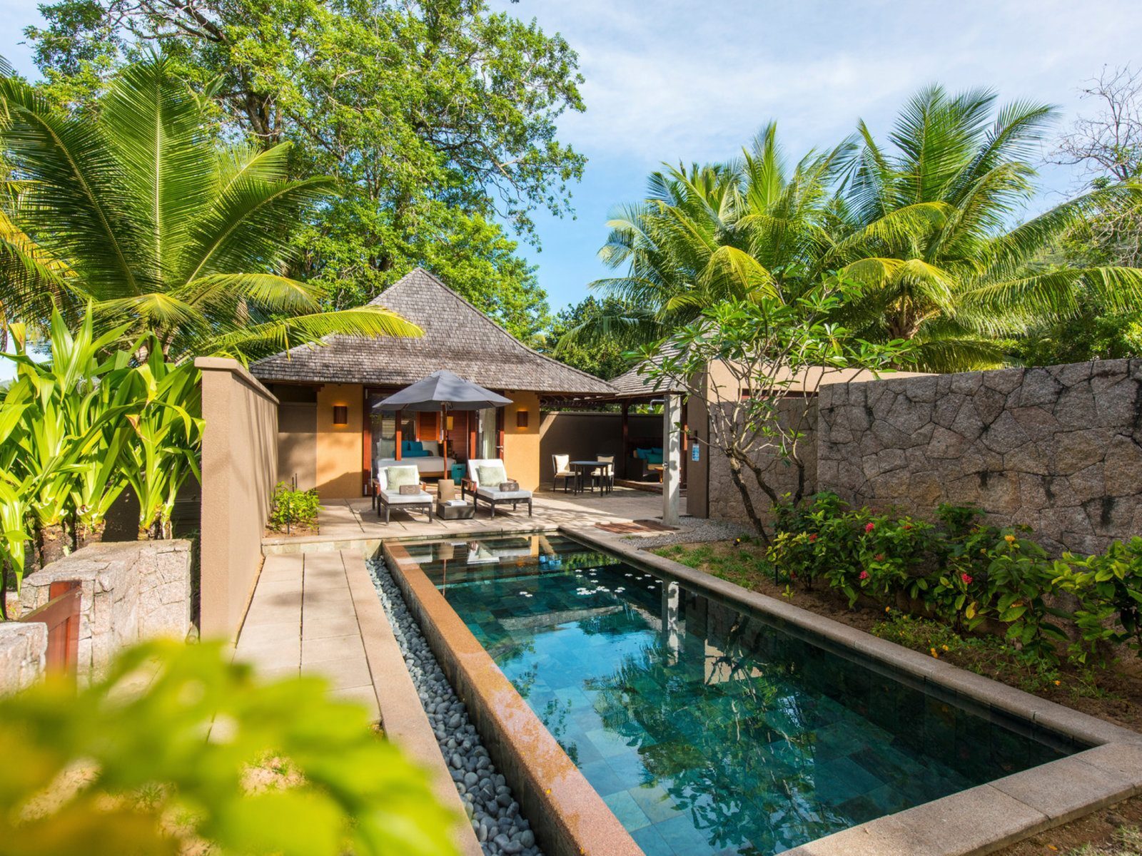 Почивка на Сейшелите в Constance Ephelia Seychelles плажна вила