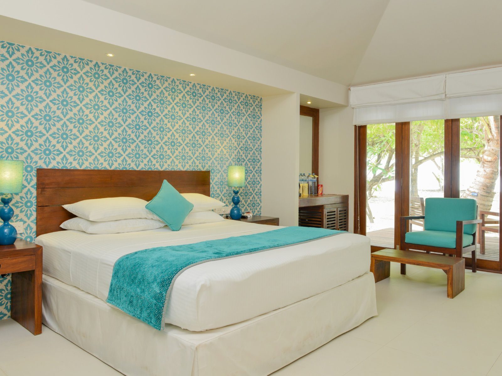 Почивка Малдиви в Adaaran Hudhuranfushi beach villa 2