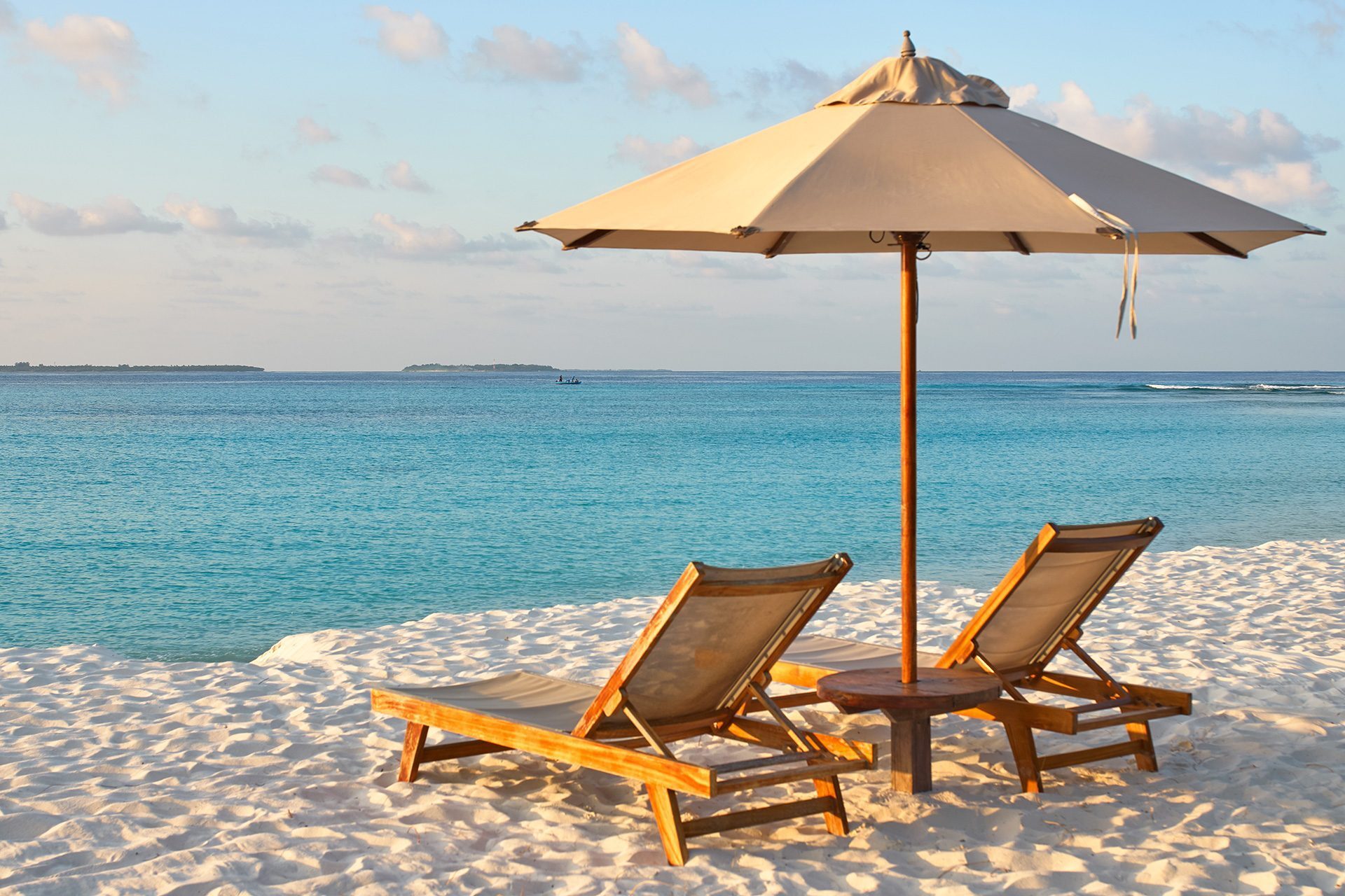 плаж на малдивите в Barefoot ecohotel