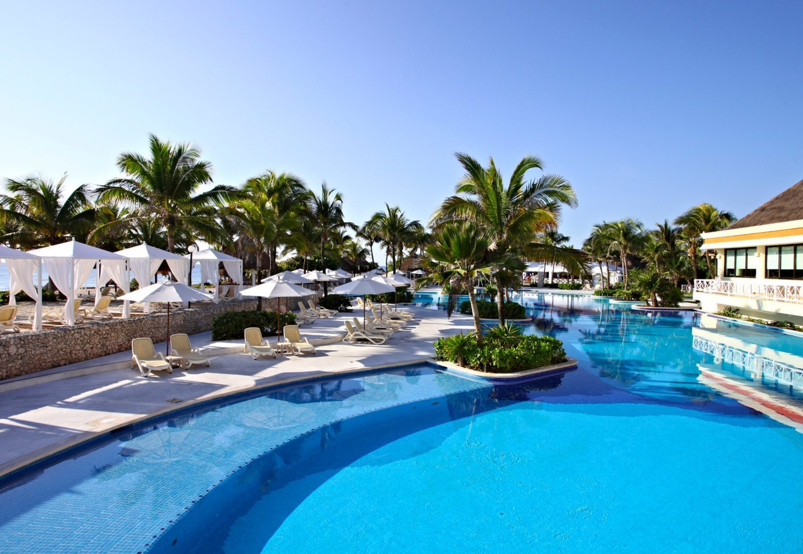Почивка Мексико в Bahia Principe Luxury Akumal басейн
