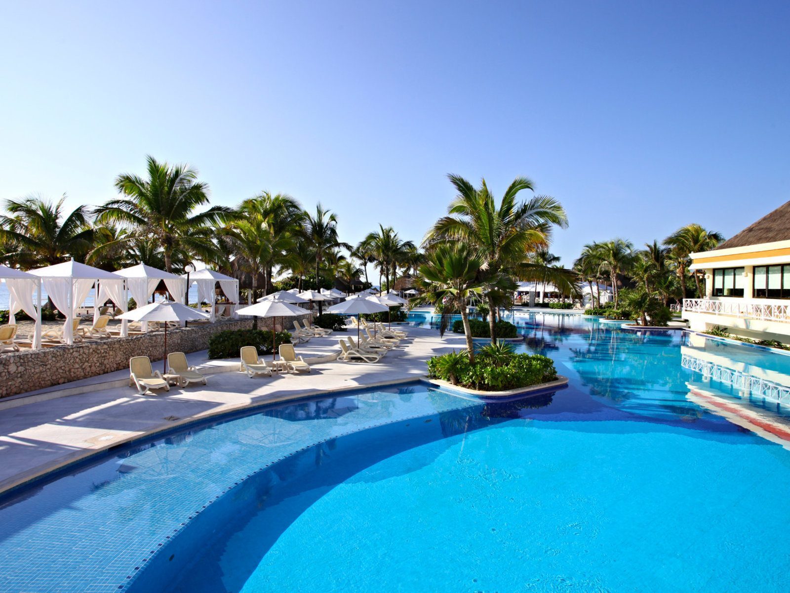 Почивка Мексико в Bahia Principe Luxury Akumal басейн