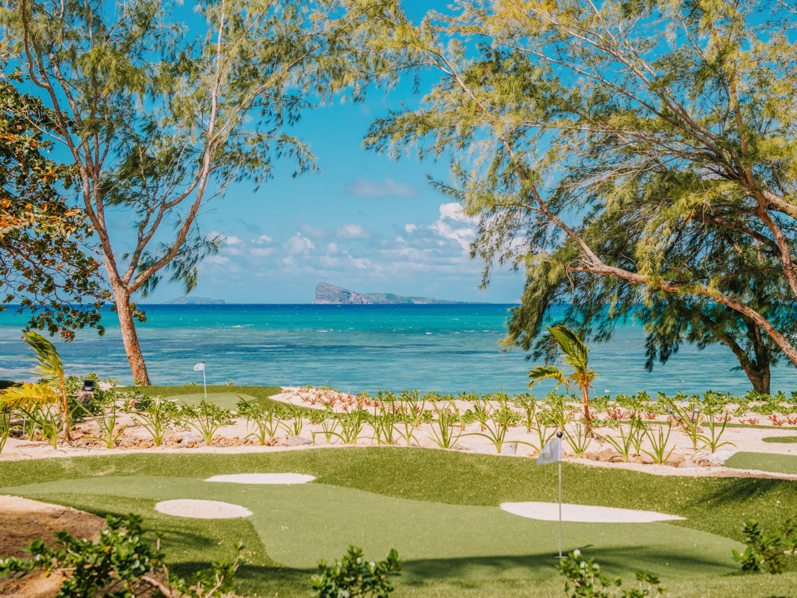 Почивка Мавриций в Canonnier Beachcomber golf