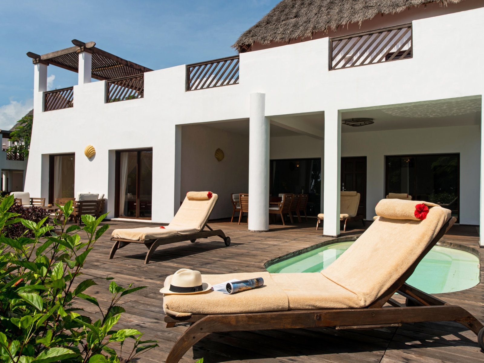 Почивка в Занзибар в Essque Zalu Zanzibar garden villa outside