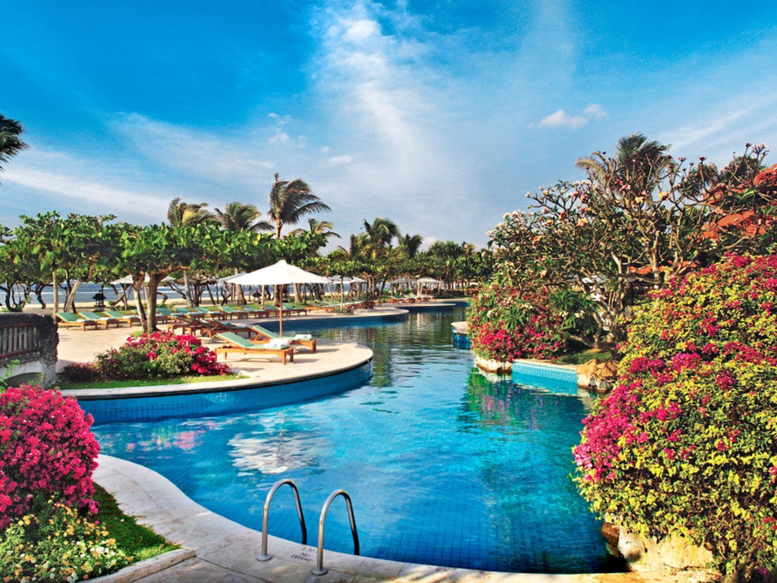 Почивка Бали в Grand Hyatt lagoon pool