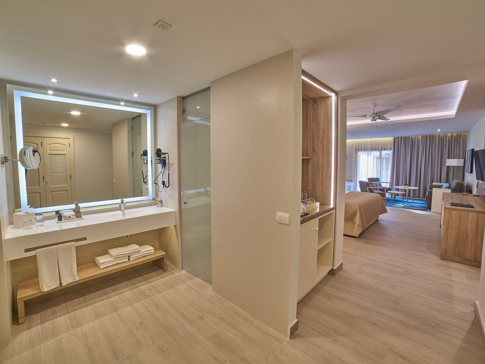 Почивка Доминикана Luxury Bahia Principe Ambar JS corner