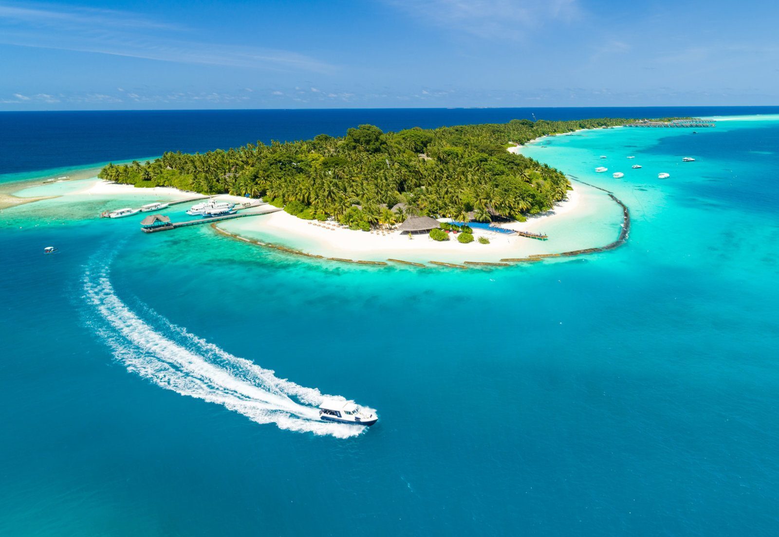Pochivka v Kuramathi Resort Maldivi