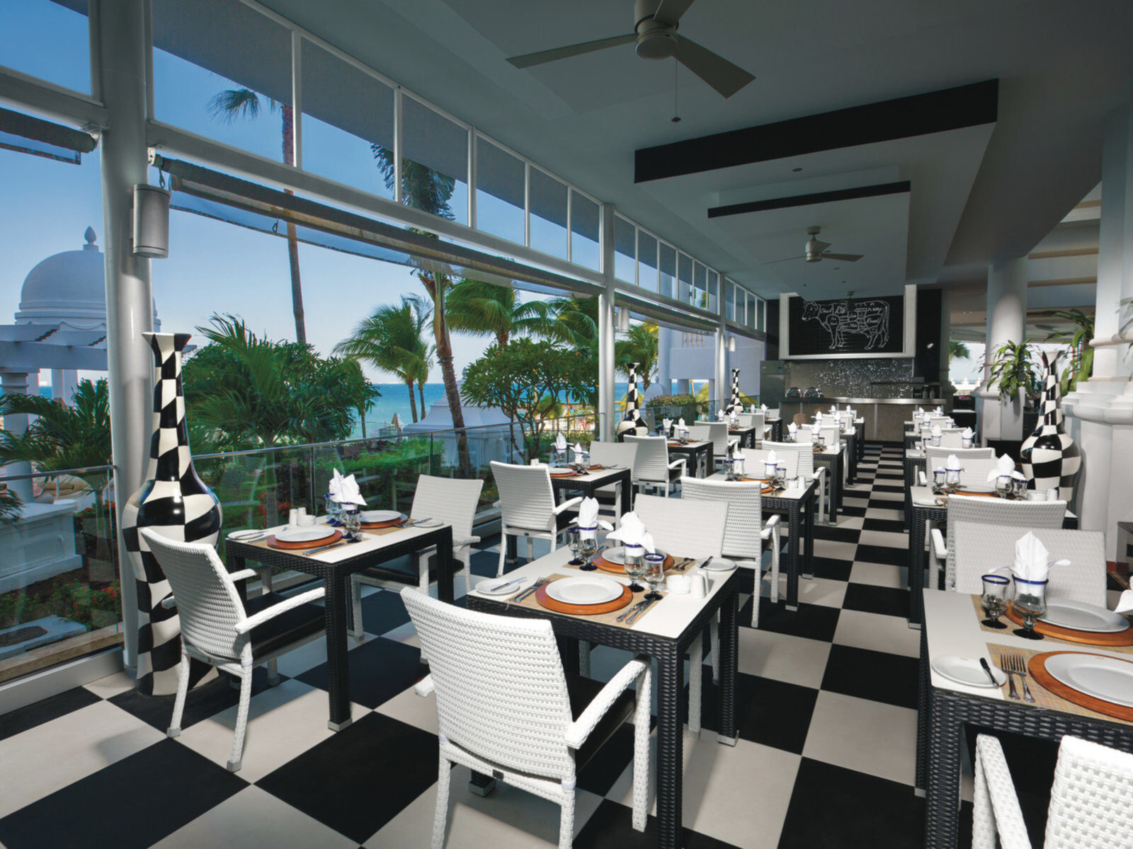 Почивка Мексико в RIU Palace Las Americas steak house