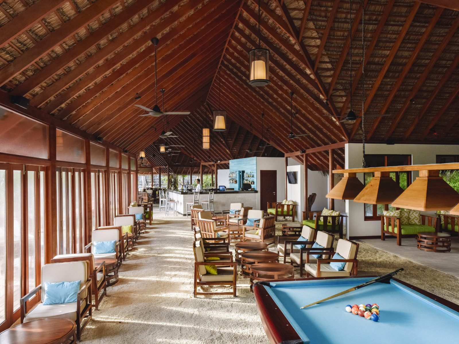 Почивка Малдиви в Summer Island Maldives nevi bar