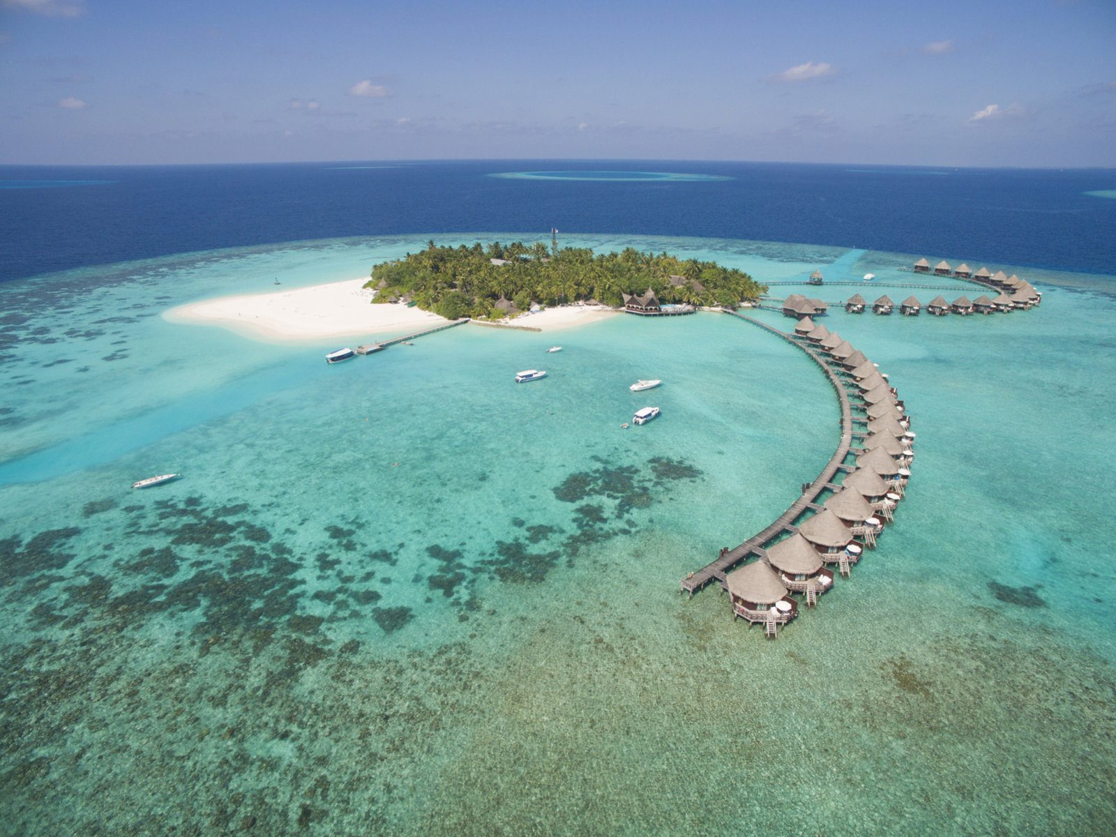 Почивка Малдиви в Thulhagiri Island риф