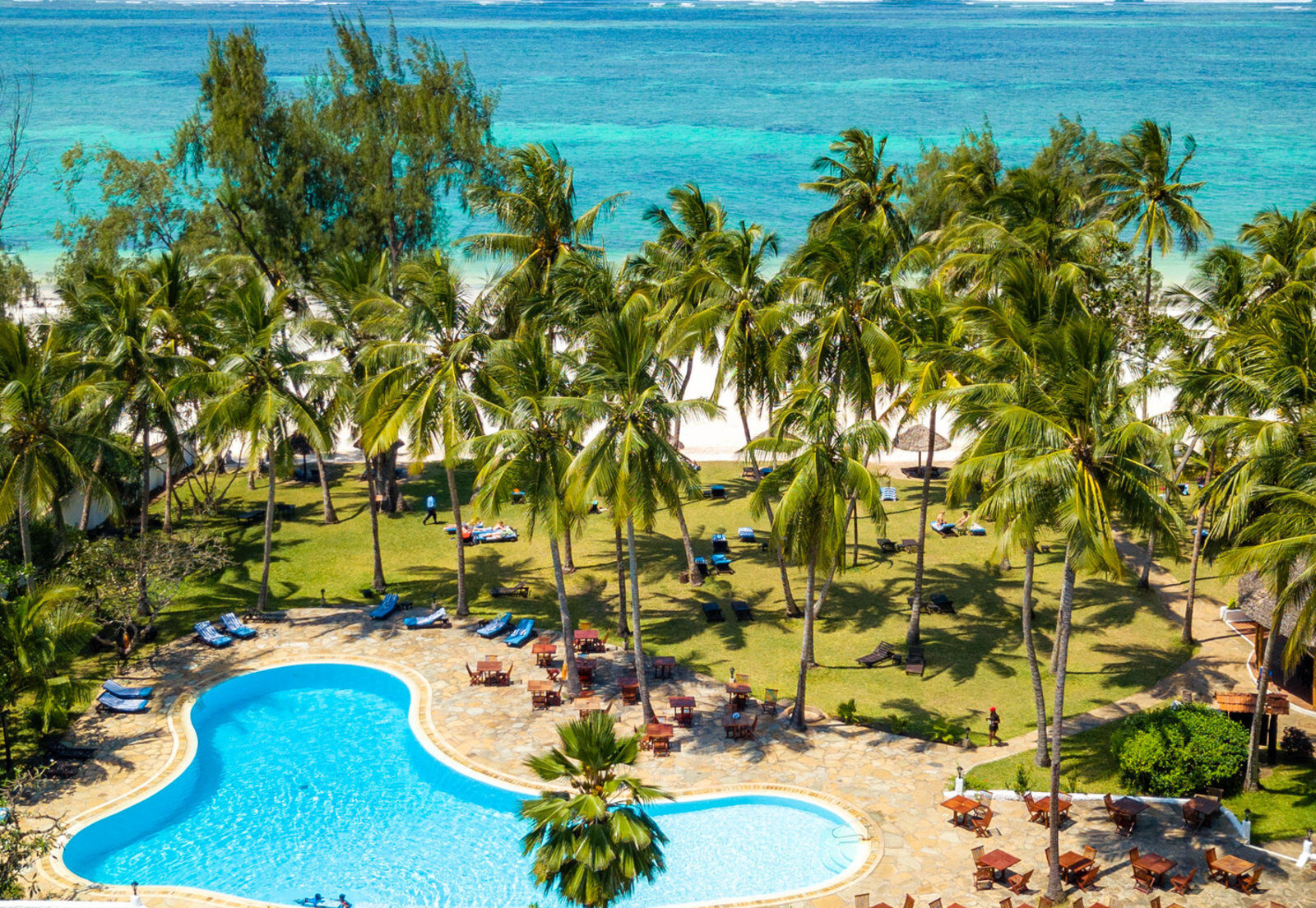 Почивка Кения в Diani Sea Lodge plazh