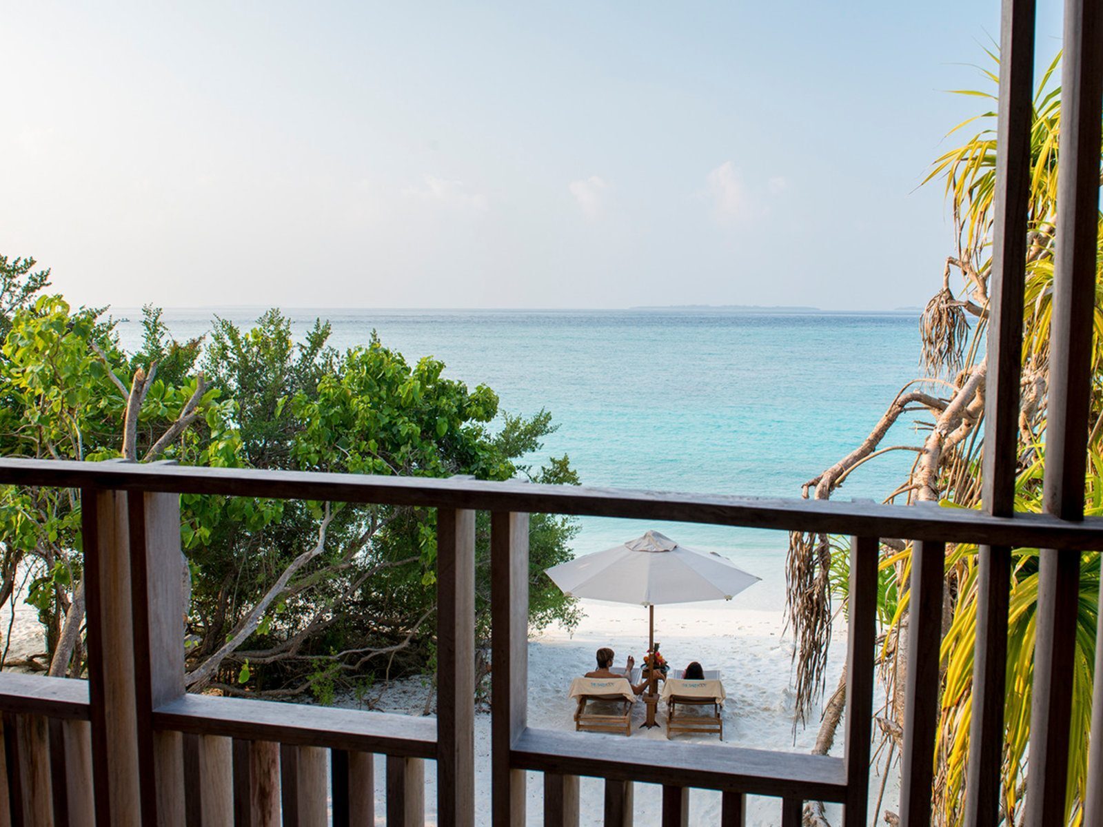staya v barefoot eco hotel i plaj