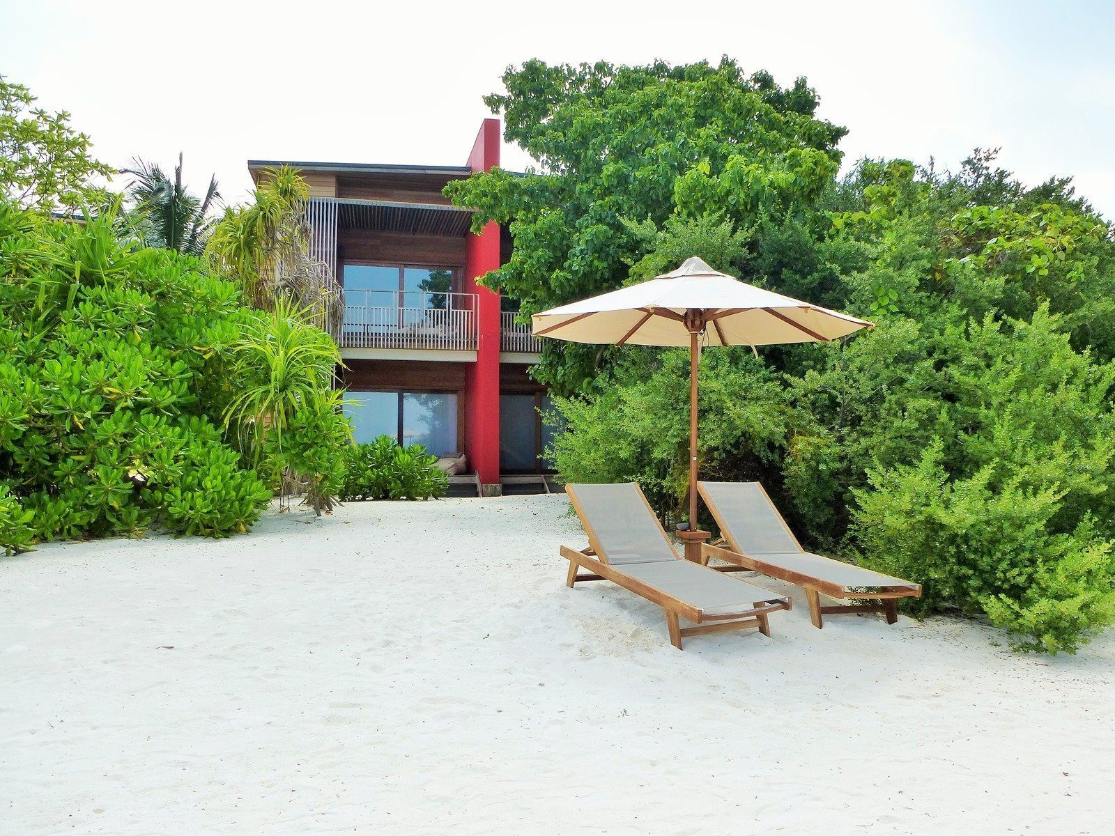 Почивка Малдиви в barefoot ecohotel maldivi staya