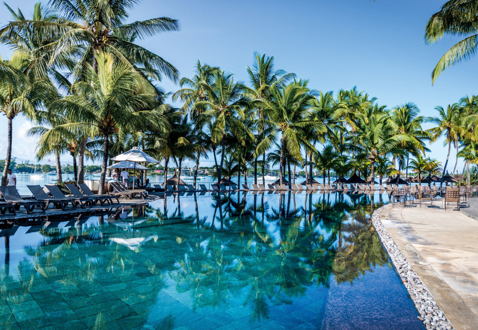 Почивка Мавриций Beachcomber Mauricia басейн